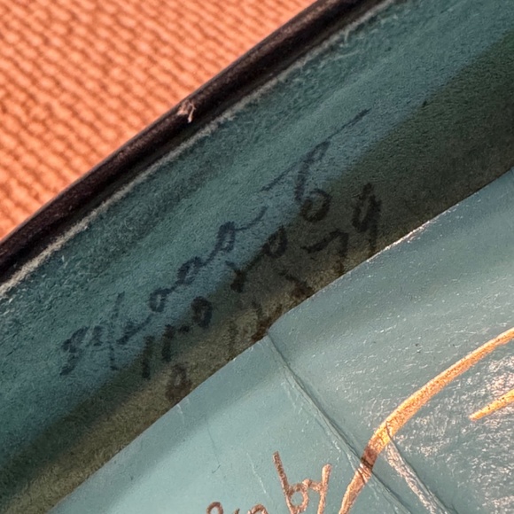 VINTAGE BLACK LEATHER PUMPS - Picture 9 of 10